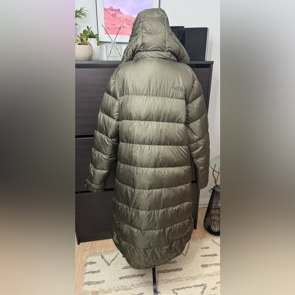 The North Face Women’s Metropolis Parka 3 Down Coat - Picture 4 of 13